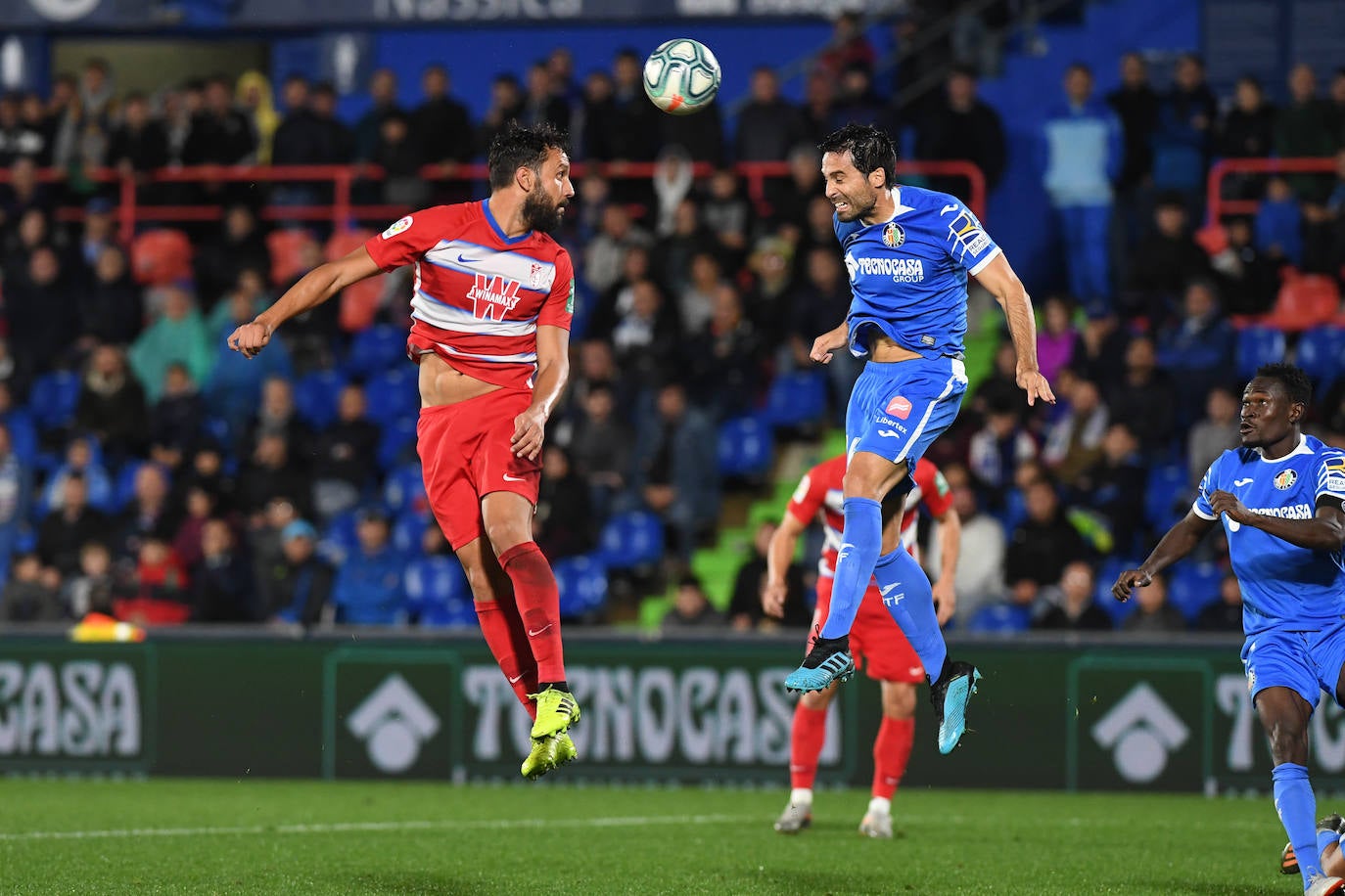 Las mejores instantáneas del choque en el Coliseum Alfonso Pérez