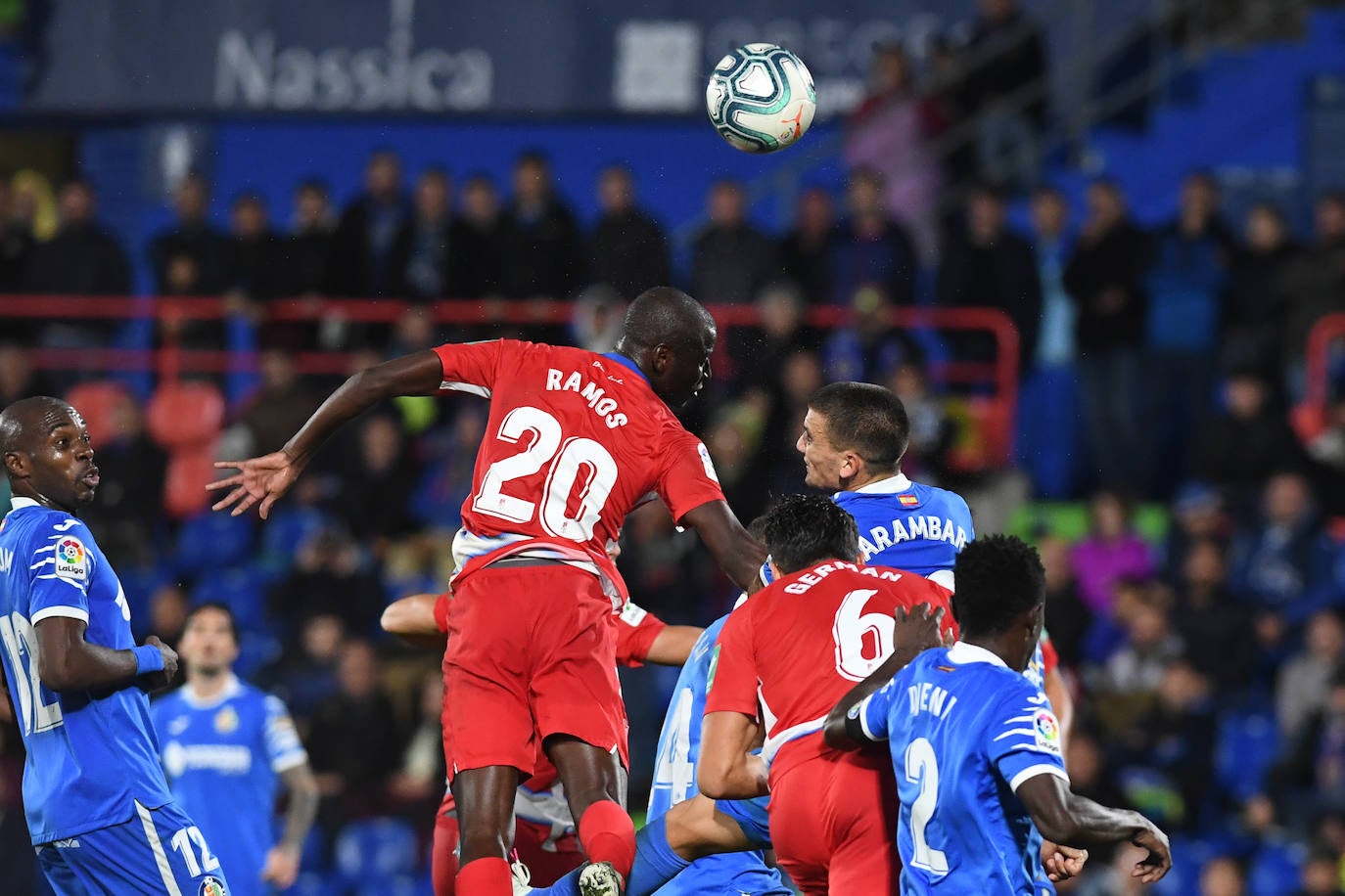 Las mejores instantáneas del choque en el Coliseum Alfonso Pérez