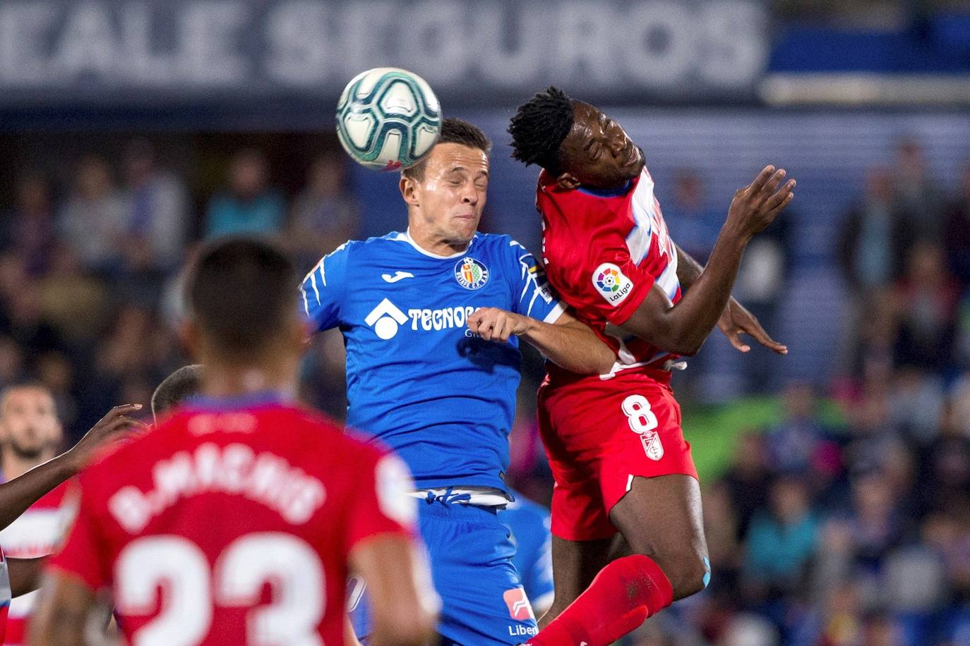 Las mejores instantáneas del choque en el Coliseum Alfonso Pérez