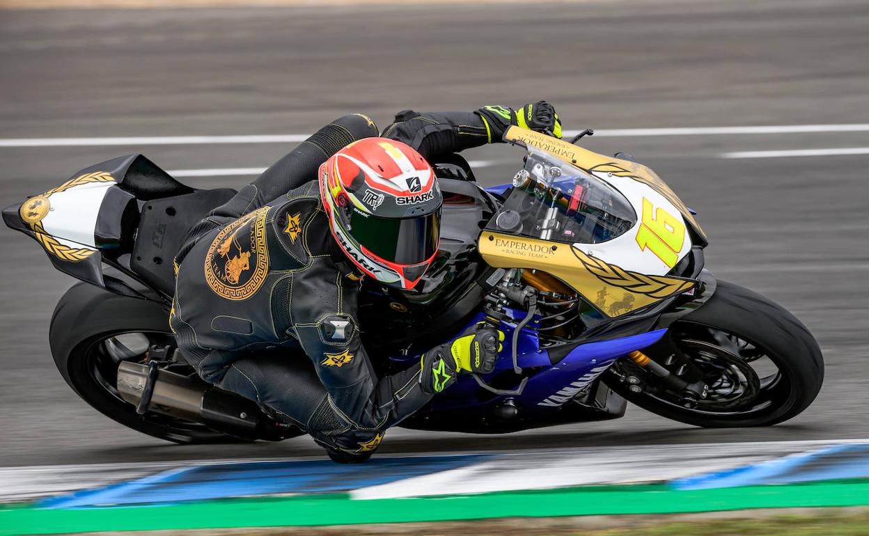 El piloto granadino, en uno de los entrenamientos para la última carrera de la temporada, en Jerez. 