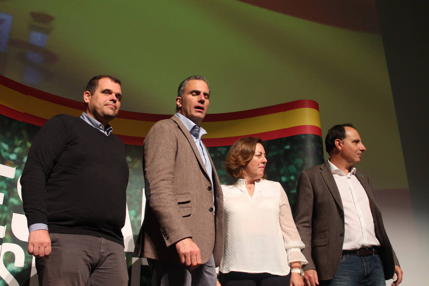 Decenas de motrileños se han congregado para recibir al político madrileño