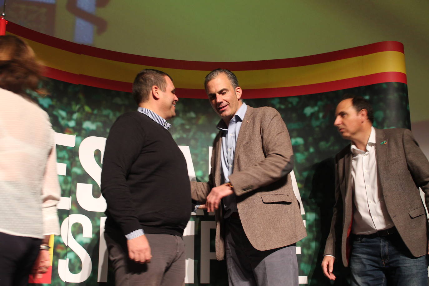 Decenas de motrileños se han congregado para recibir al político madrileño