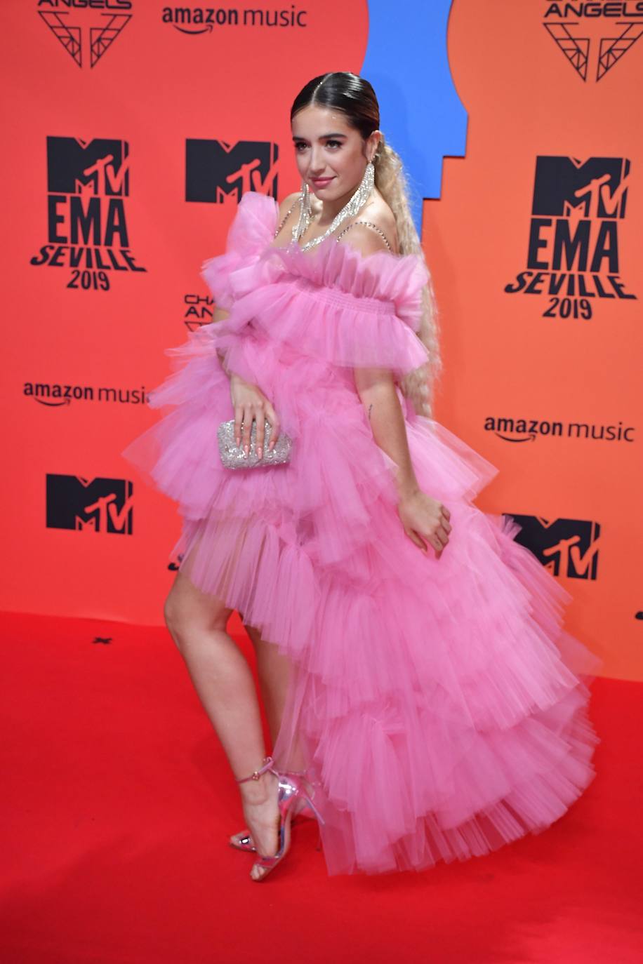 Sevilla acogió unos galardones que premiaron a la granadina Lola Índigo como Mejor Artista de España