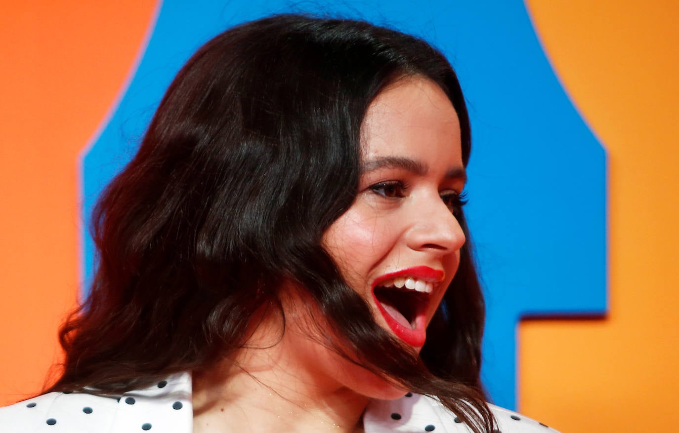 Sevilla acogió unos galardones que premiaron a la granadina Lola Índigo como Mejor Artista de España