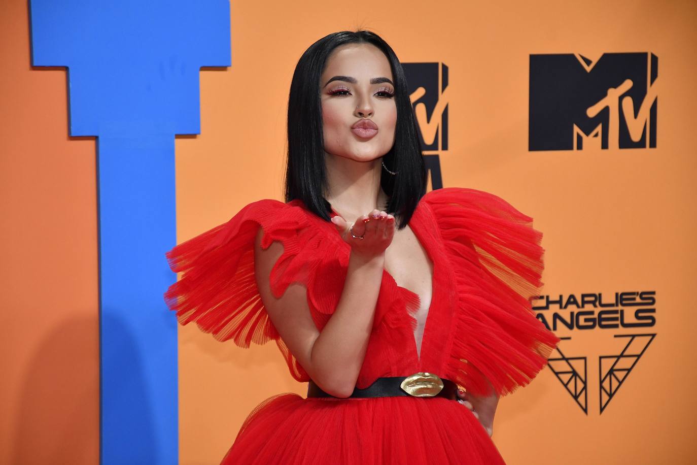 Sevilla acogió unos galardones que premiaron a la granadina Lola Índigo como Mejor Artista de España