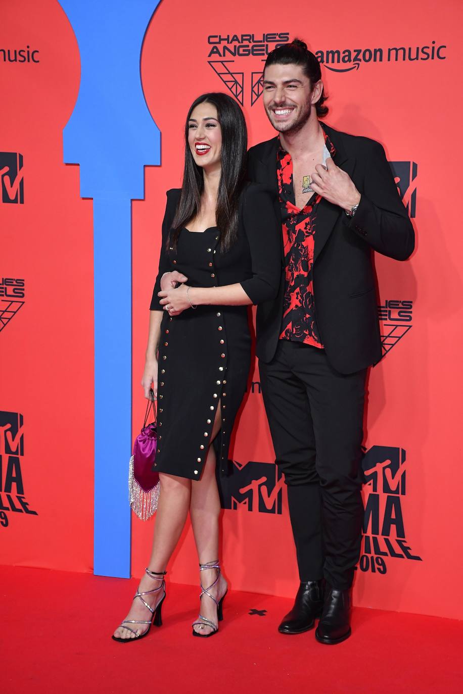 Sevilla acogió unos galardones que premiaron a la granadina Lola Índigo como Mejor Artista de España