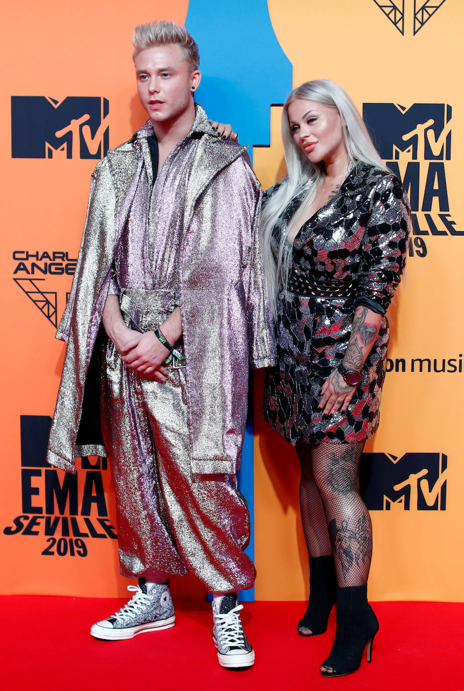 Sevilla acogió unos galardones que premiaron a la granadina Lola Índigo como Mejor Artista de España