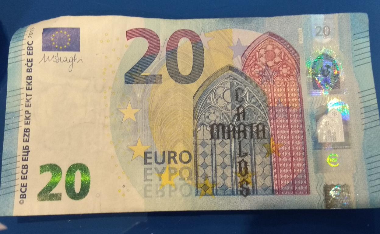El extraño billete que circula por Granada firmado por «Marta y Carlos»