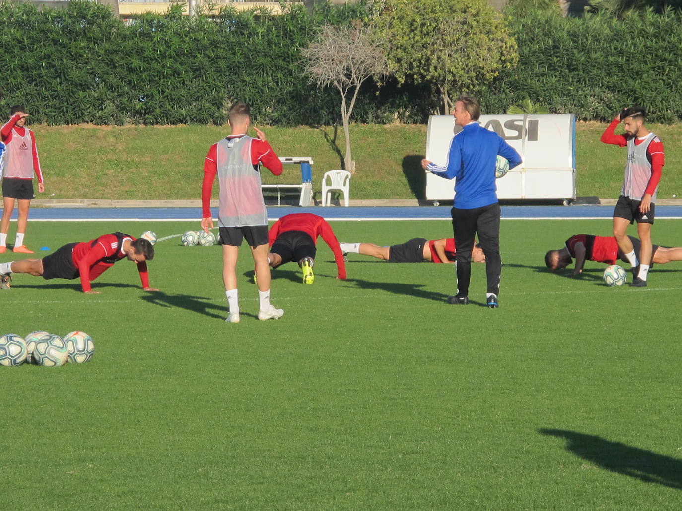El madrileño se hizo cargo de la primera plantilla y su estreno fue ante una gran expectación