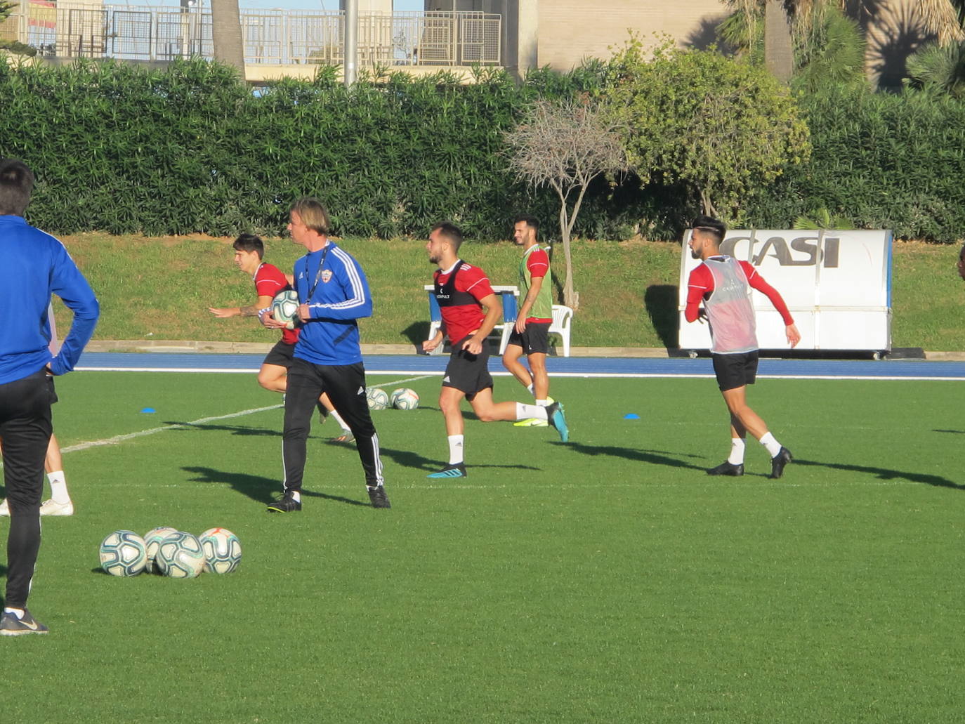 El madrileño se hizo cargo de la primera plantilla y su estreno fue ante una gran expectación