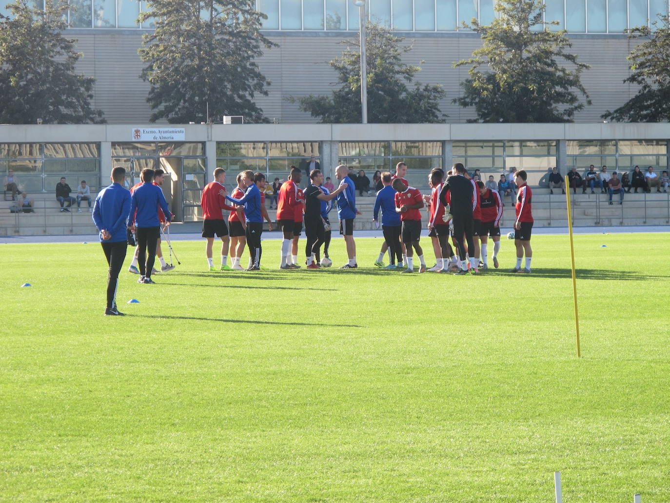 El madrileño se hizo cargo de la primera plantilla y su estreno fue ante una gran expectación