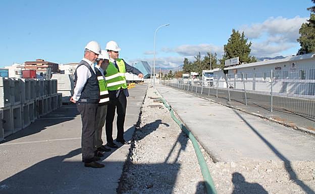 El presidente del Puerto visitó ayer las obras de las Azucenas.