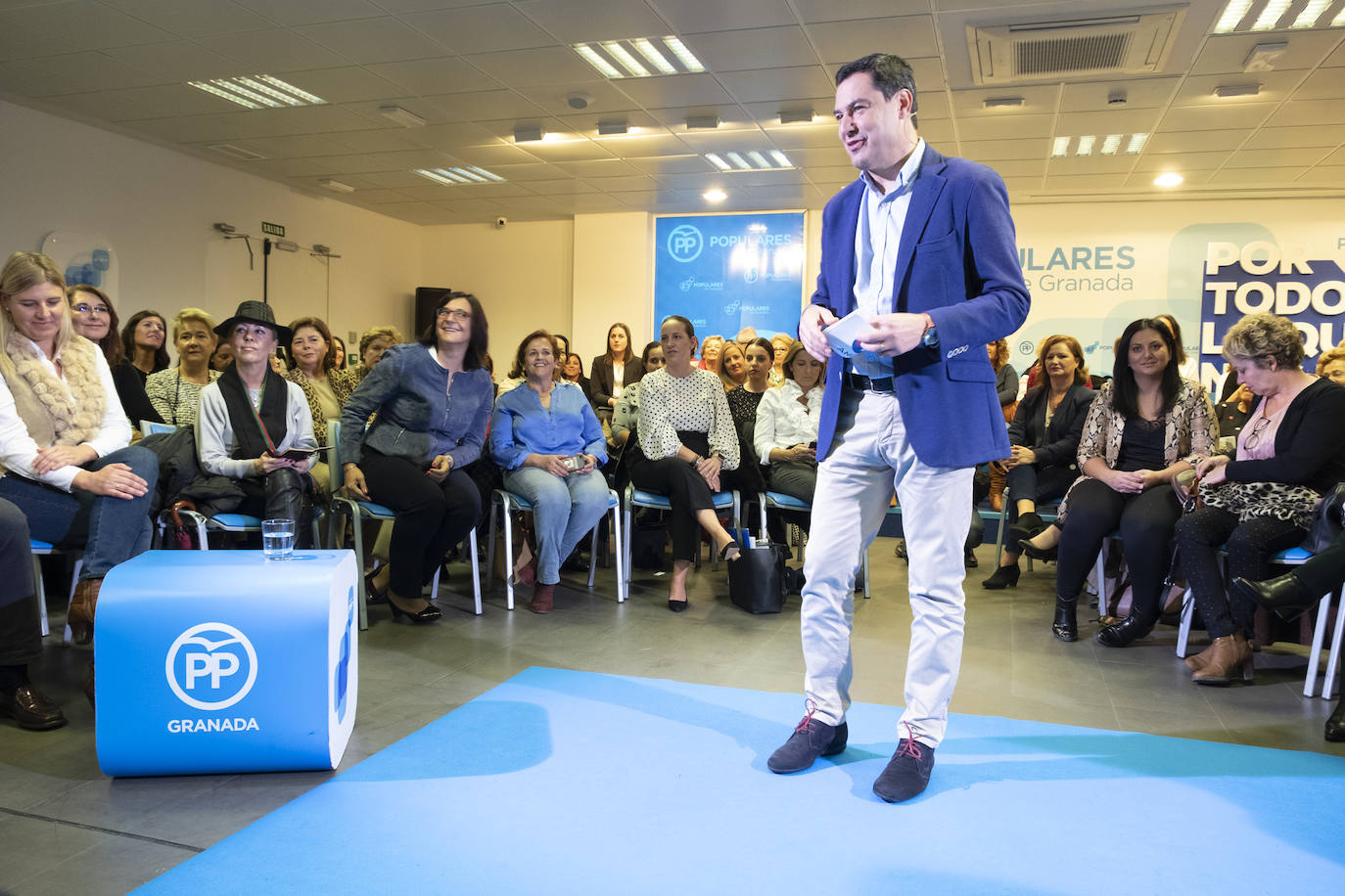 El presidente de la Junta de Andalucía y lider del PP andaluz ha confrontado las «recetas económicas» de Sánchez frente a las reformas iniciadas por el «Gobierno del cambio» en Andalucía