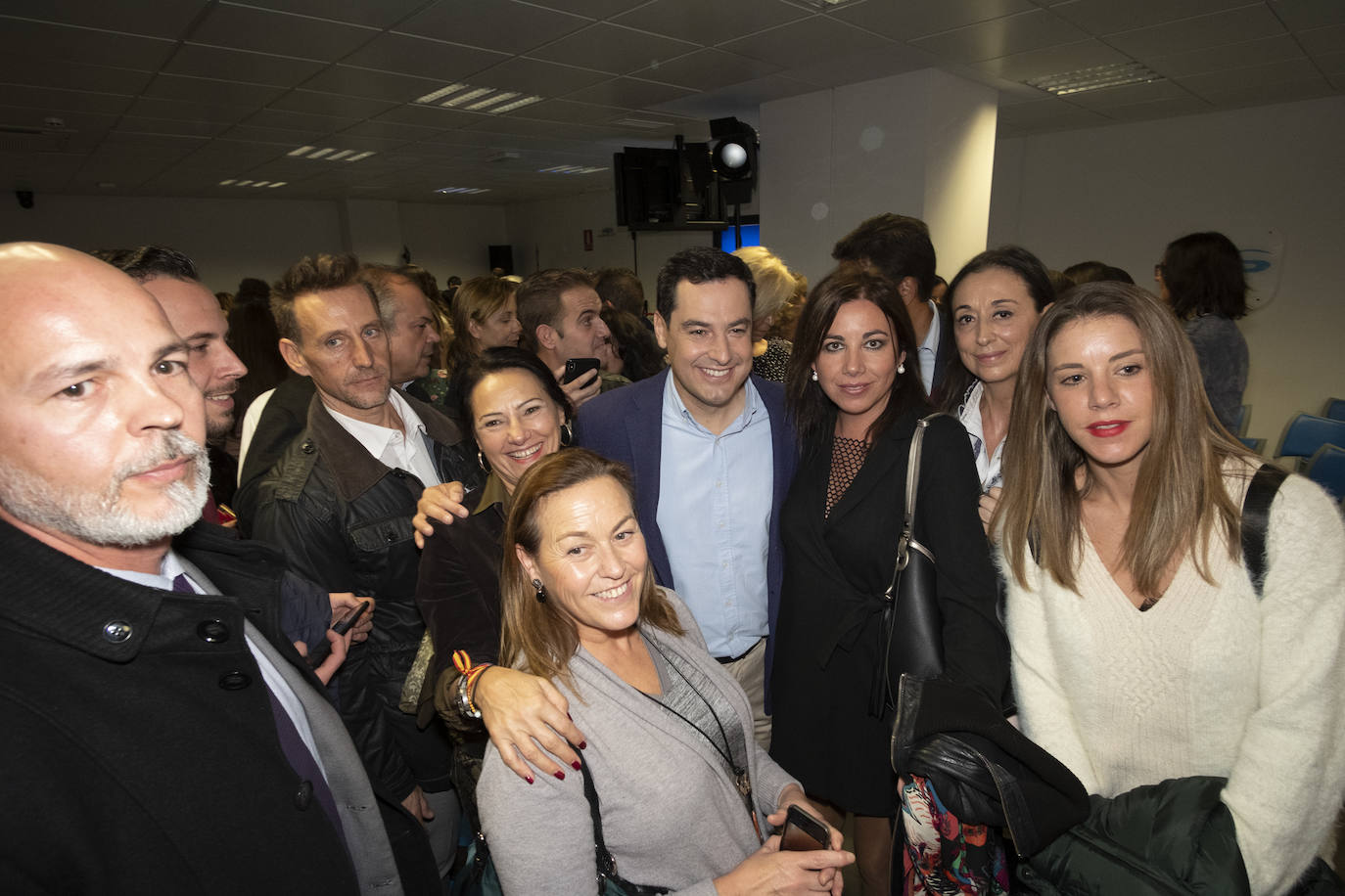 El presidente de la Junta de Andalucía y lider del PP andaluz ha confrontado las «recetas económicas» de Sánchez frente a las reformas iniciadas por el «Gobierno del cambio» en Andalucía