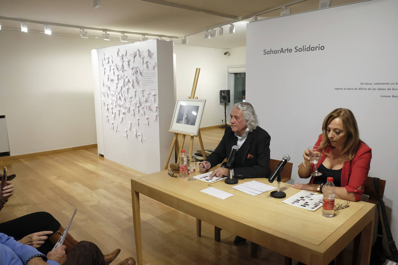 Fotos: Así fue la subasta solidaria para la Asociación de Amigos del Pueblo Saharaui