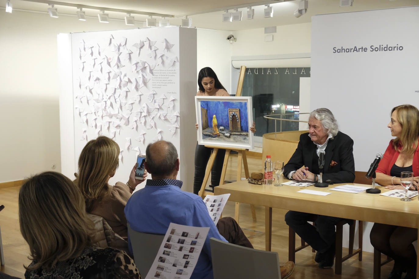 Fotos: Así fue la subasta solidaria para la Asociación de Amigos del Pueblo Saharaui