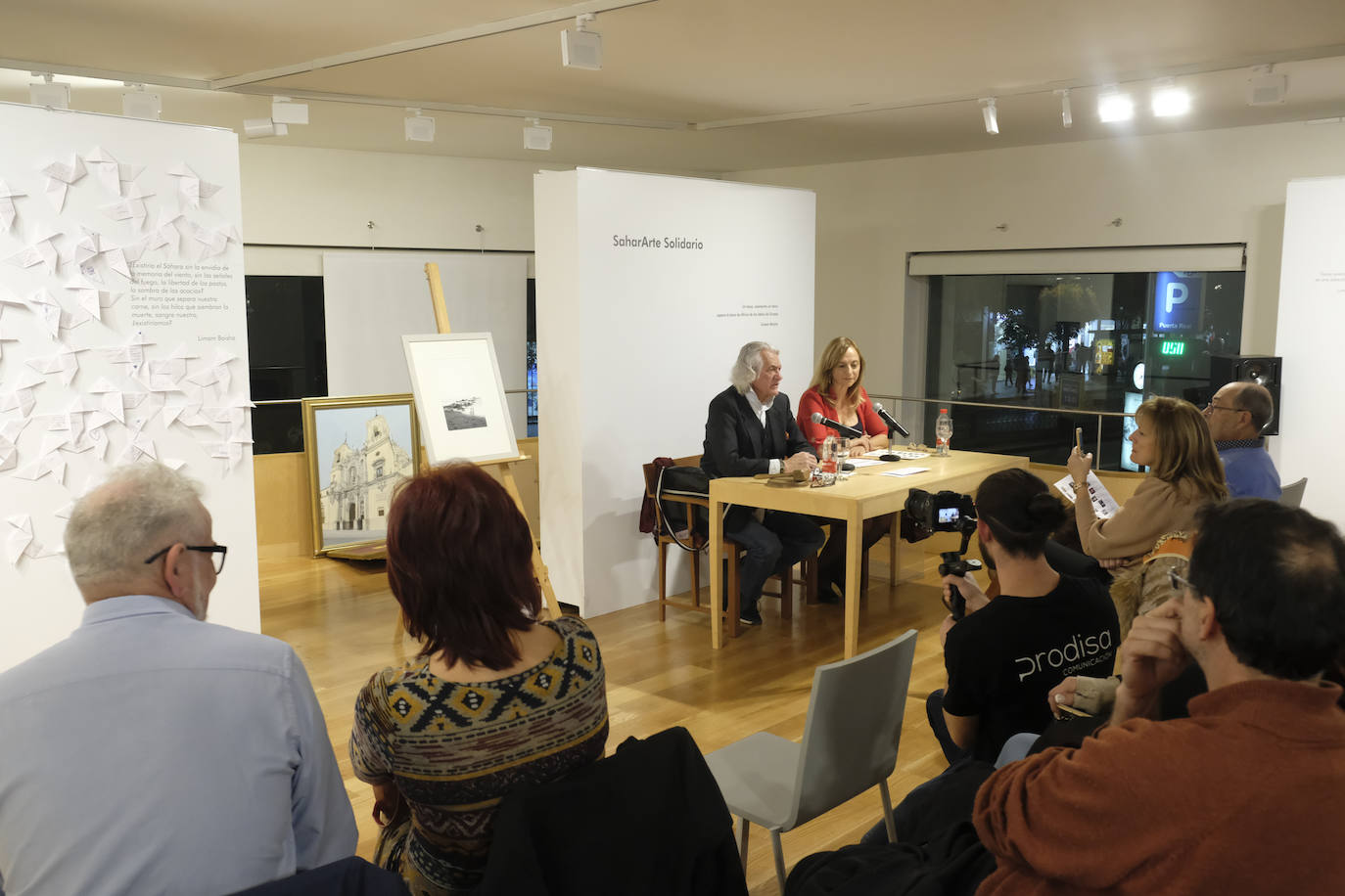 Fotos: Así fue la subasta solidaria para la Asociación de Amigos del Pueblo Saharaui