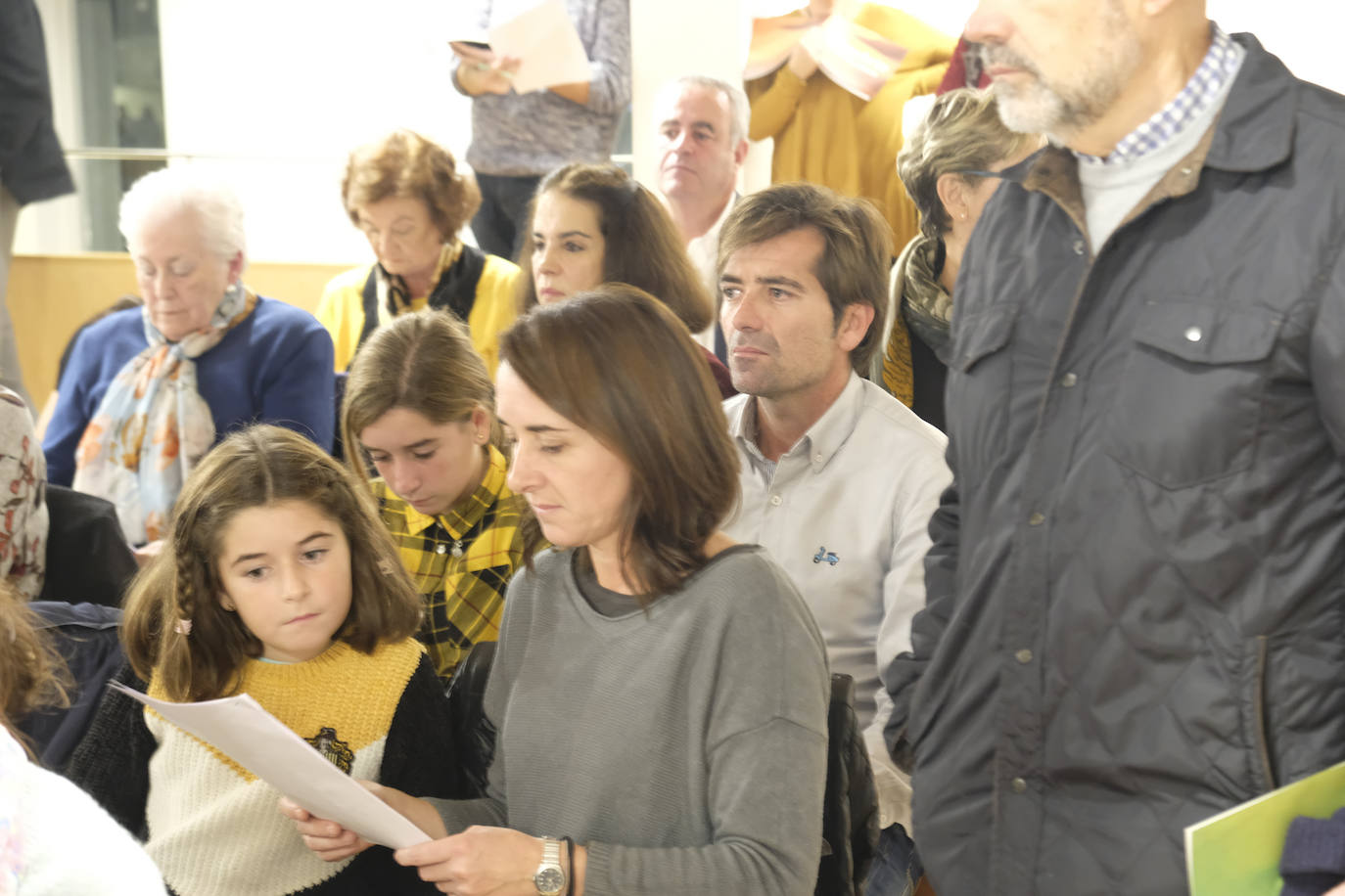 Fotos: Así fue la subasta solidaria para la Asociación de Amigos del Pueblo Saharaui