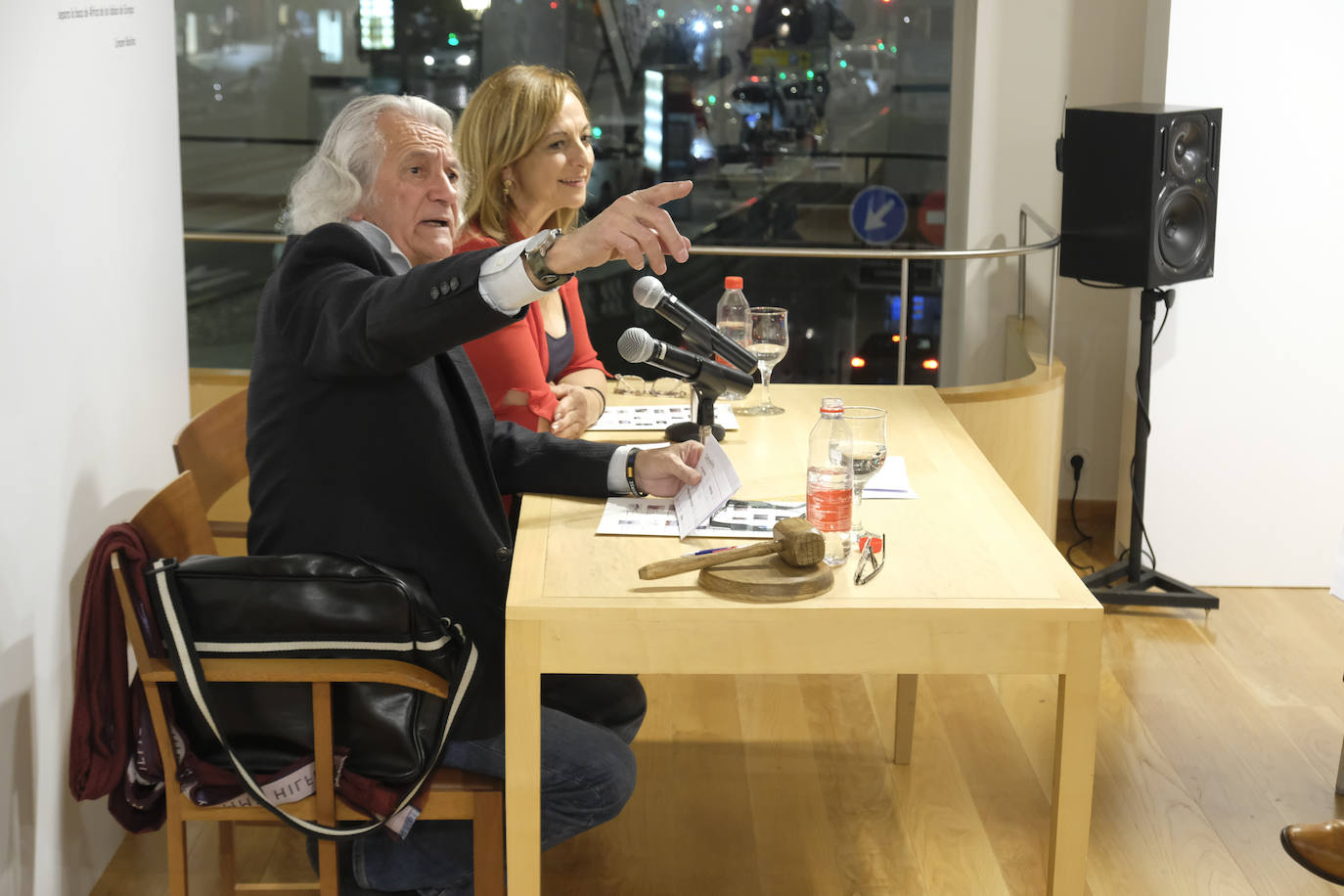 Fotos: Así fue la subasta solidaria para la Asociación de Amigos del Pueblo Saharaui