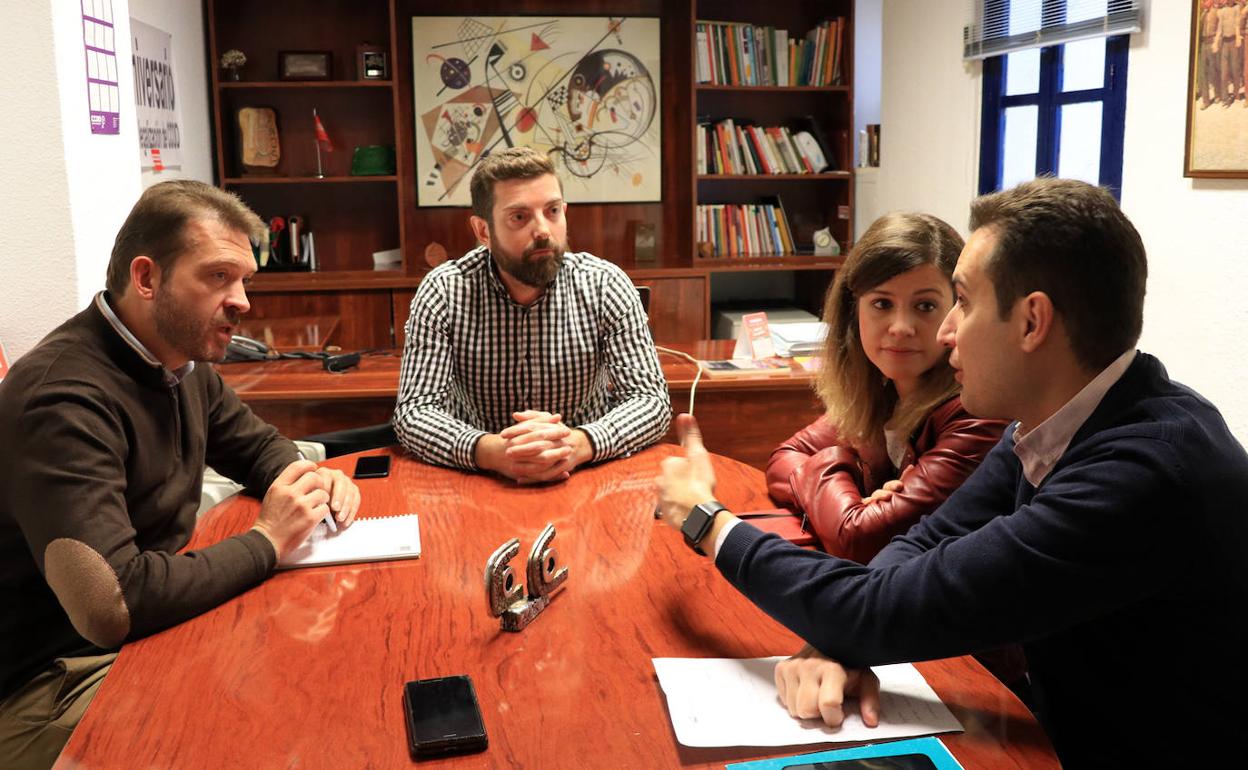 Berja apela al voto femenino: «este domingo nos jugamos el retroceso; las condiciones indignas para las mujeres si aparece la derecha»