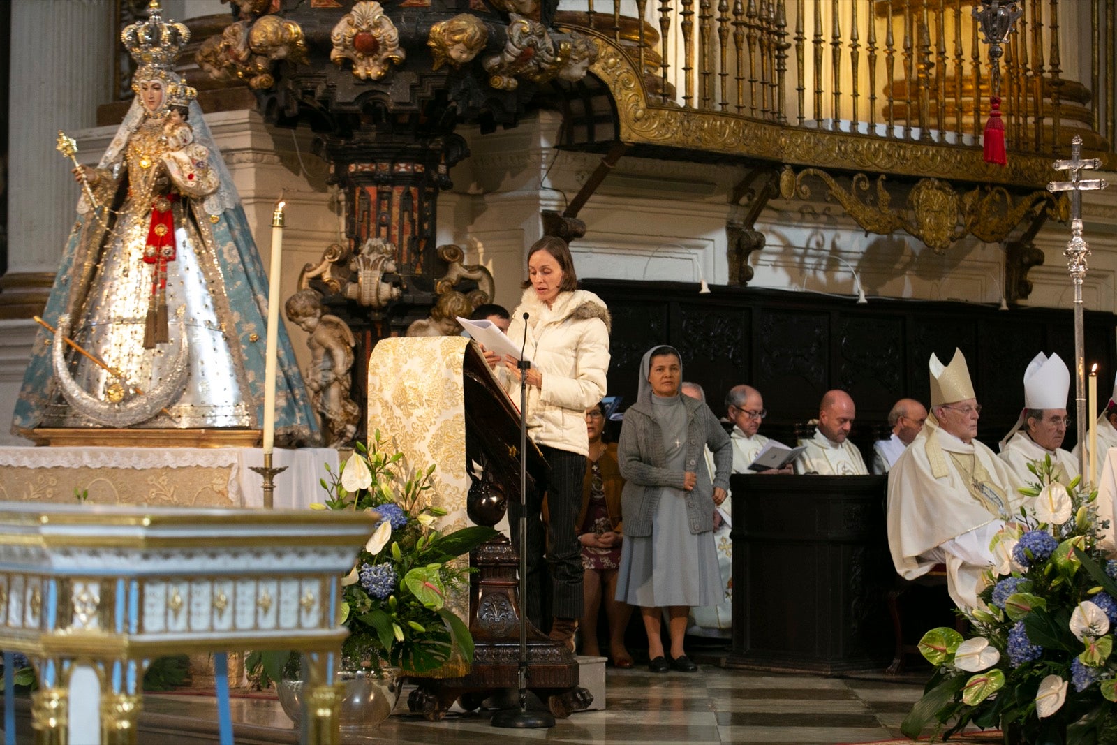 Los mejores momentos y el ambiente de lo vivido en la catedral de Granada este sábado.