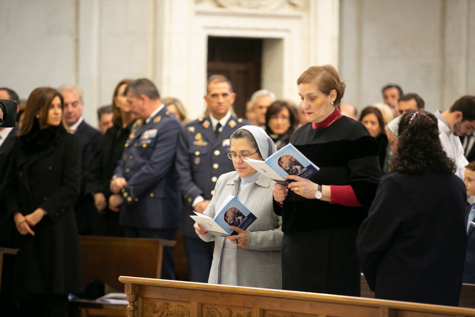 Los mejores momentos y el ambiente de lo vivido en la catedral de Granada este sábado.