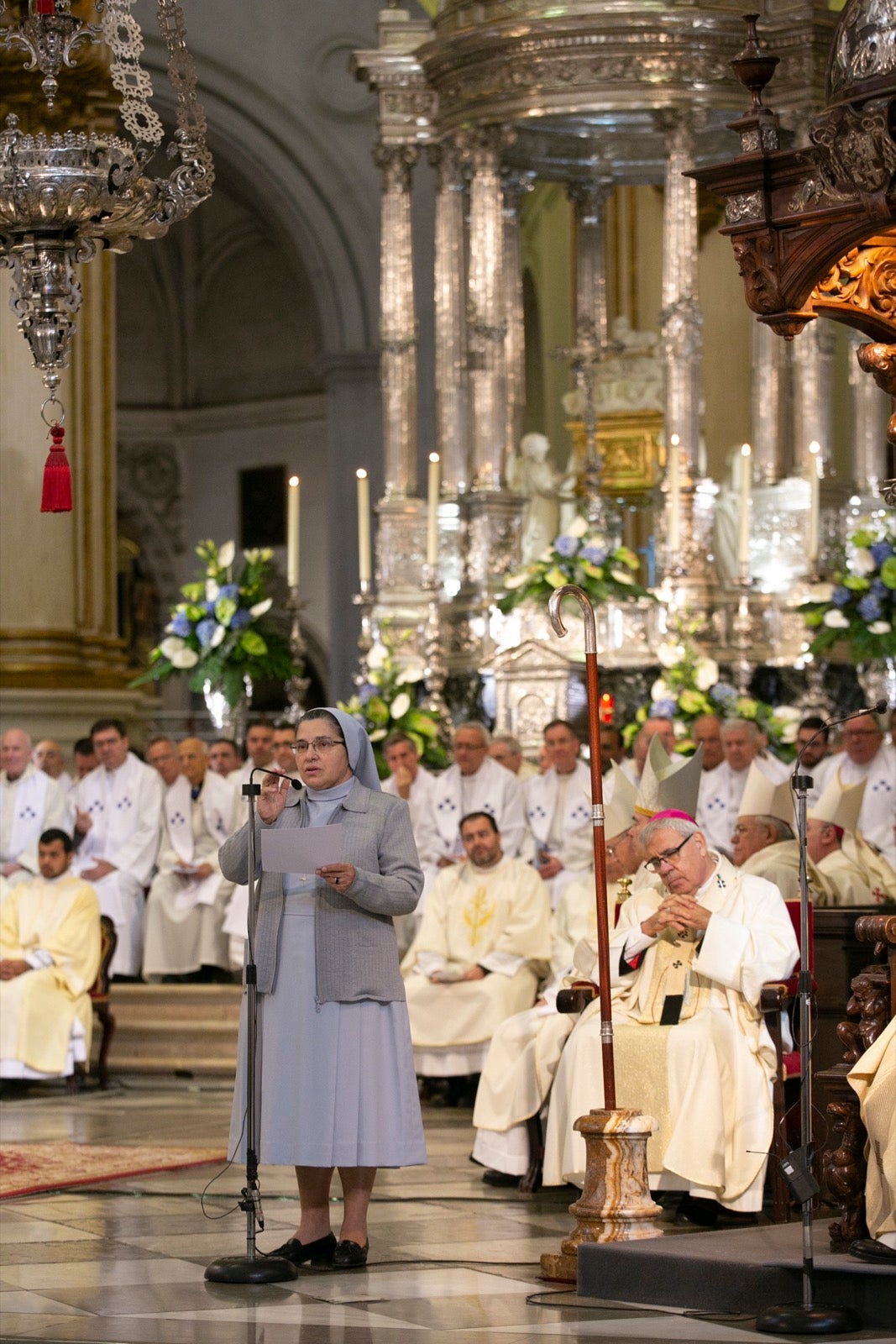 Los mejores momentos y el ambiente de lo vivido en la catedral de Granada este sábado.