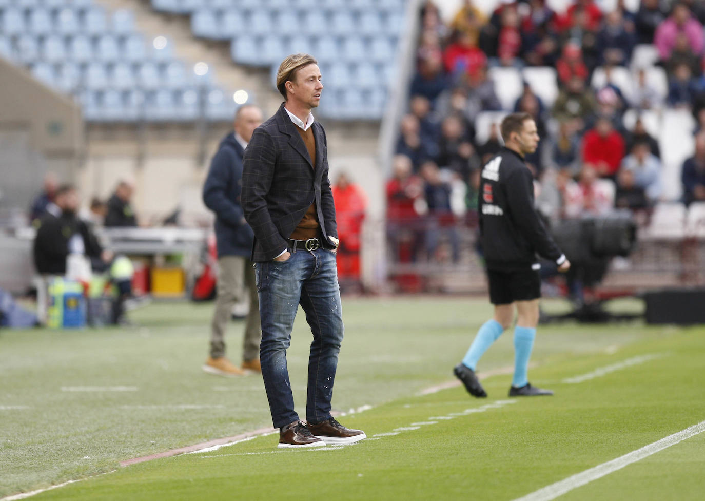 Los rojiblancos empatan con justicia ante un Real Zaragoza que manda en la segunda parte.