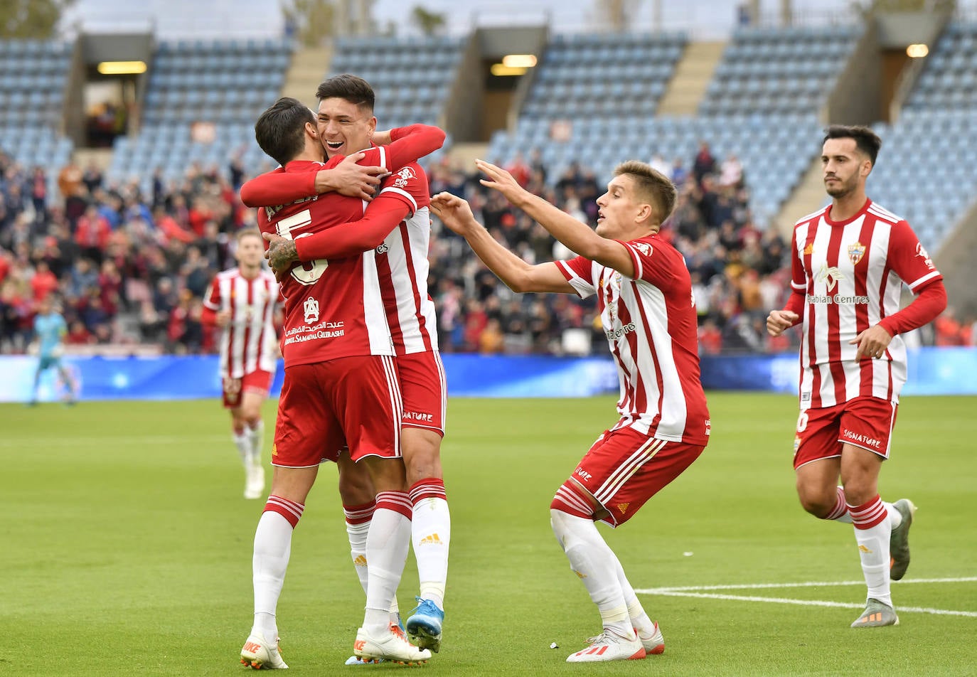 Los rojiblancos empatan con justicia ante un Real Zaragoza que manda en la segunda parte.