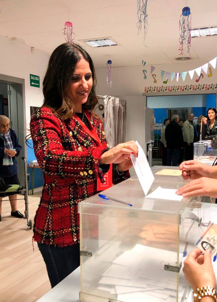 Los aspirantes a ocupar los escaños de Almería en el Congreso de los Diputados y el Senado esperan que las urnas se llenen hoy y se logre la ansiada «estabilidad» en el Gobierno