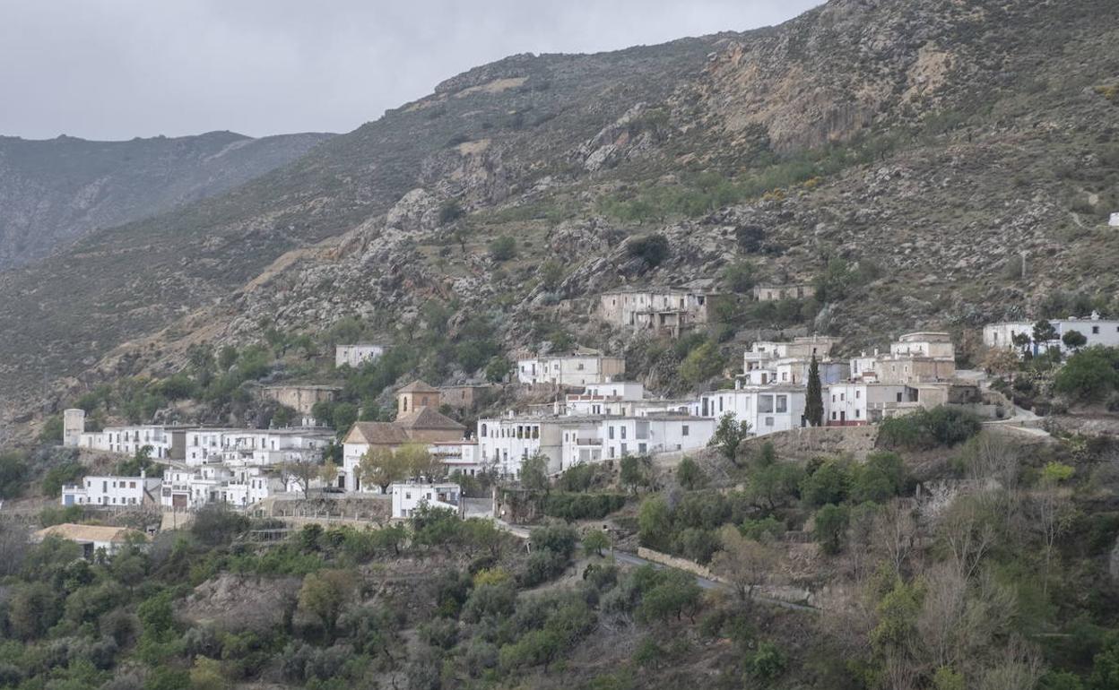 El PSOE se impone con claridad en la Alpujarra, pero Vox es el que más sube