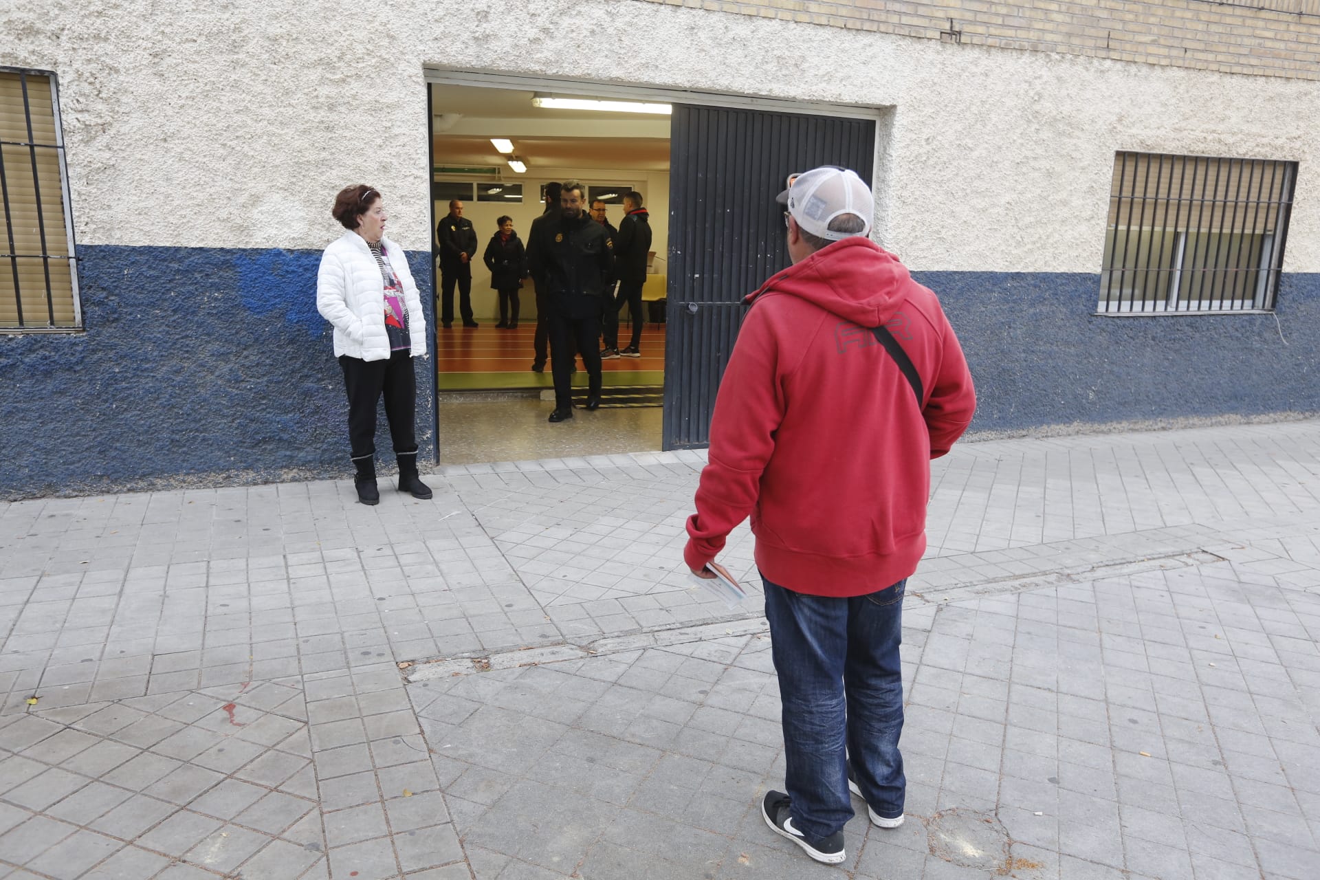 Desde las nueve de la mañana hasta las ocho de la tarde de este domingo, 775.007 granadinos podrán depositar en sus correspondientes mesas electorales -un total de 1.100- las papeletas con su sufragio al Congreso y el Senado