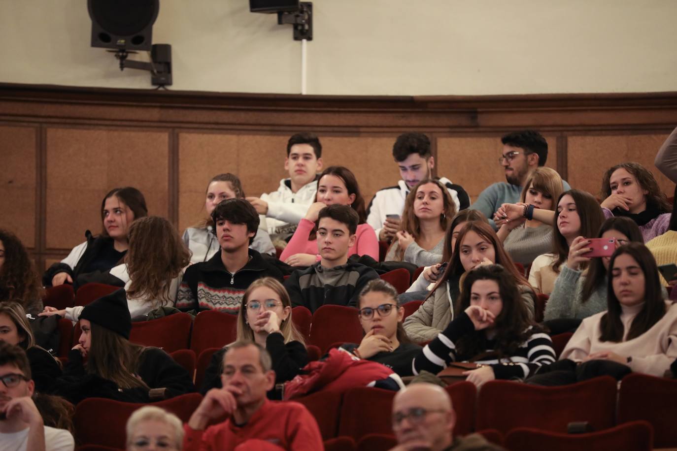 Estas prácticas contribuyen a promover la inclusión social y laboral de las personas con discapacidad intelectual y fomentar la formación e inserción laboral