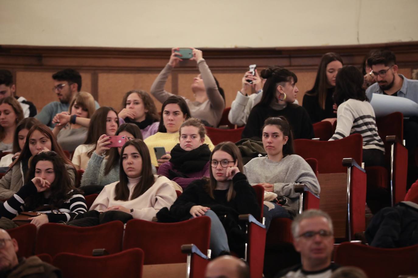 Estas prácticas contribuyen a promover la inclusión social y laboral de las personas con discapacidad intelectual y fomentar la formación e inserción laboral