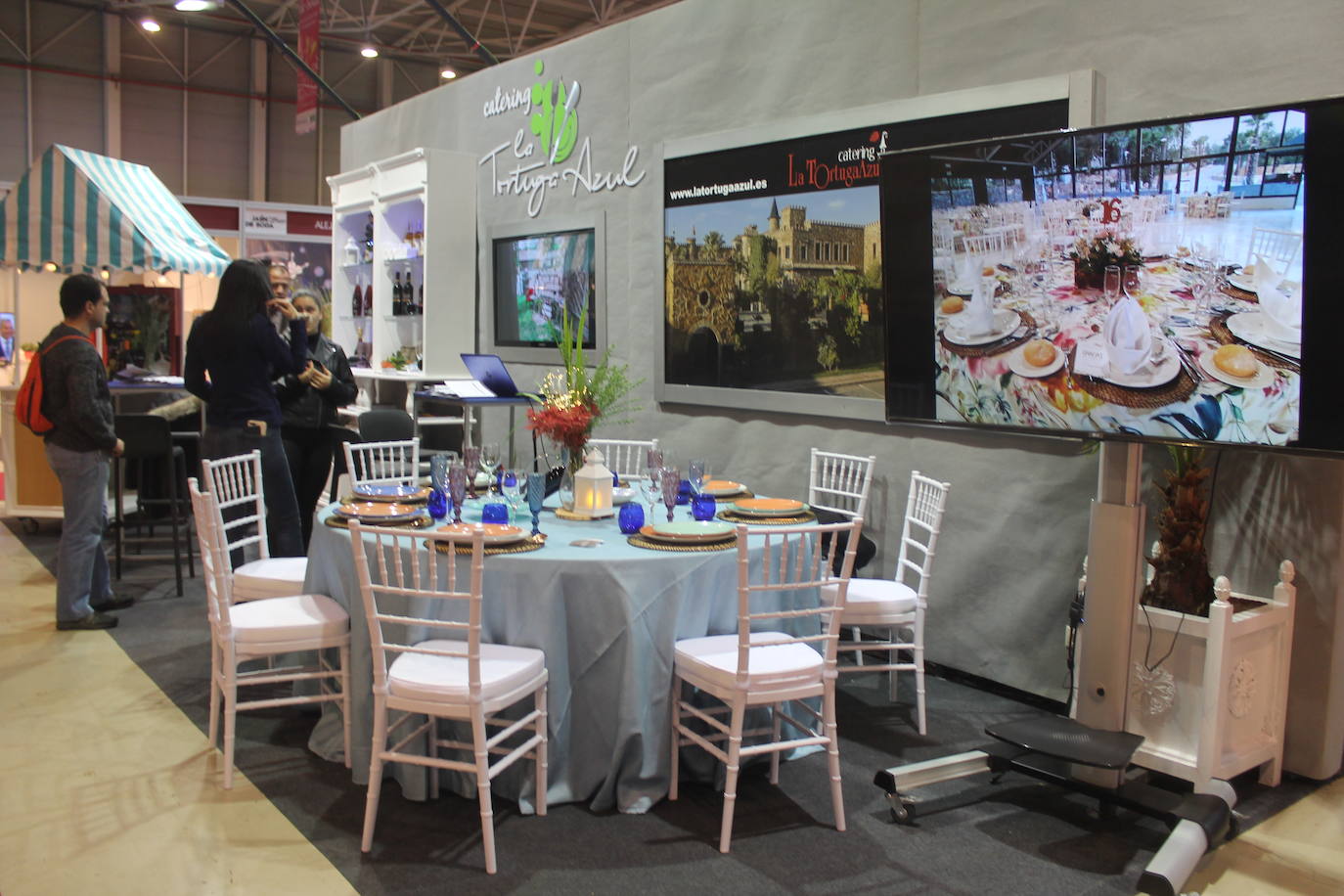 Más de 90 empresas están desde hoy hasta el domingo en Jaén de Boda para mostrar sus productos y servicios destinados a la celebración de estos eventos