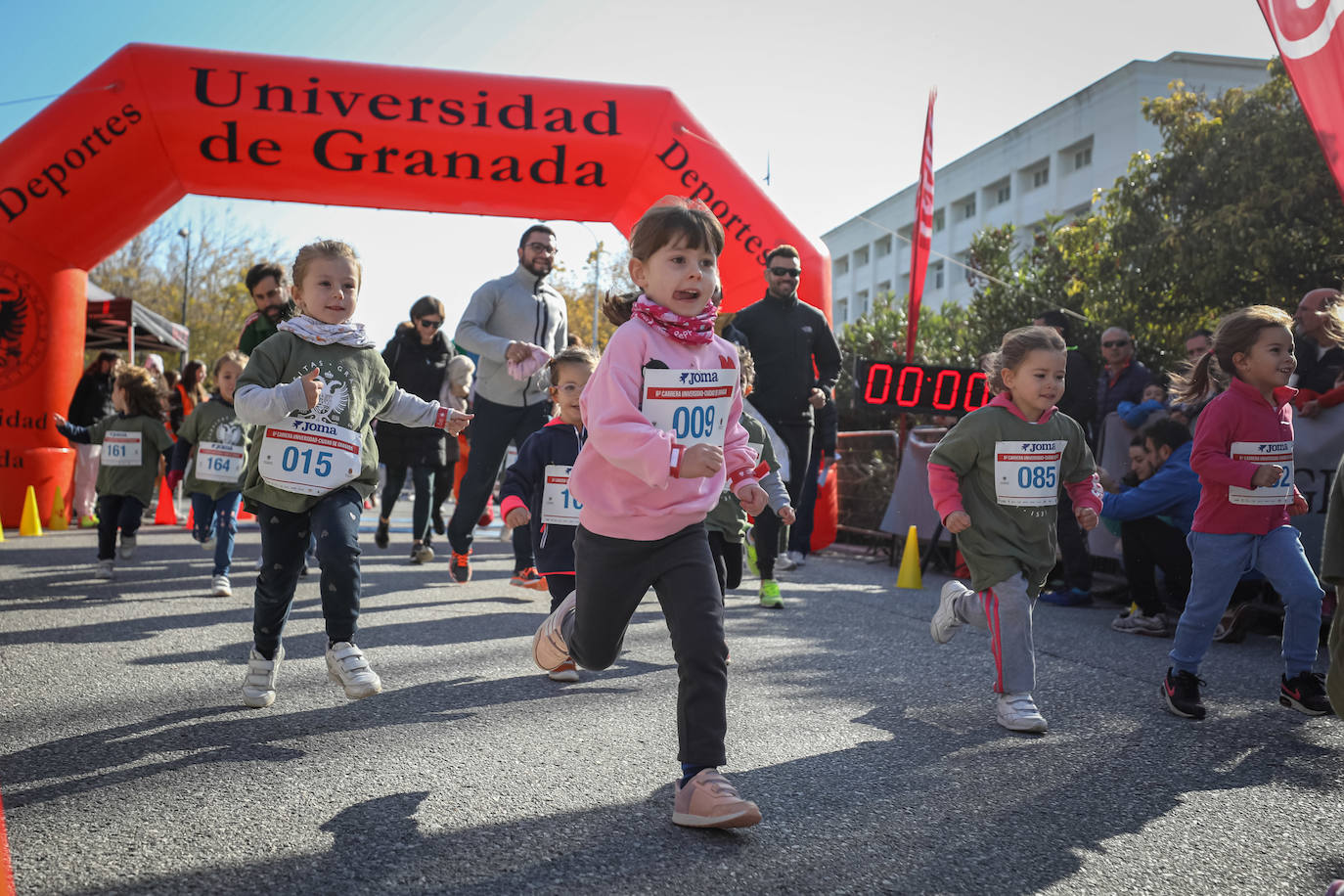 240 niños y niñas participan en la primera jornada de la sexta edición de la Carrera Universidad Ciudad de Granada