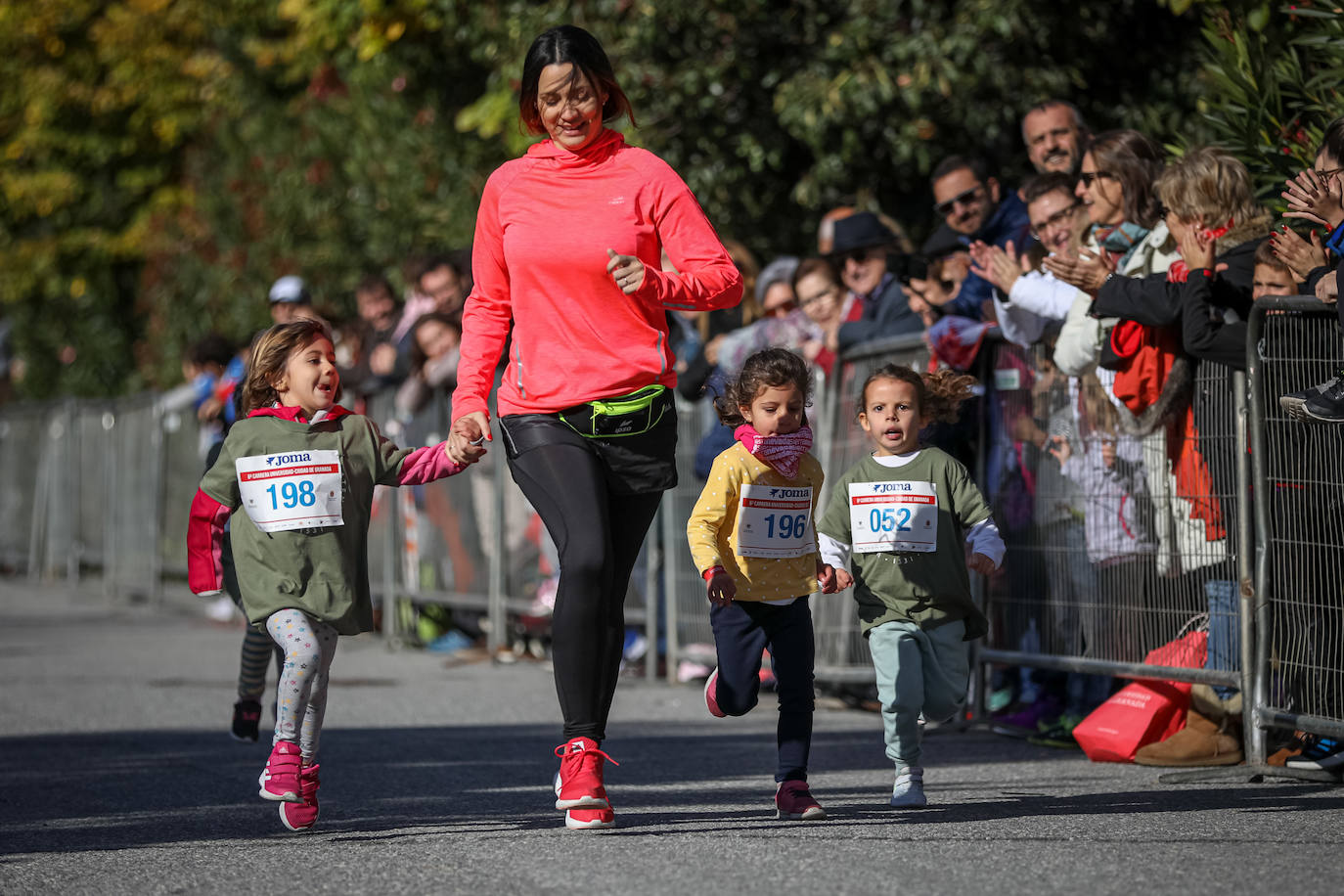 240 niños y niñas participan en la primera jornada de la sexta edición de la Carrera Universidad Ciudad de Granada