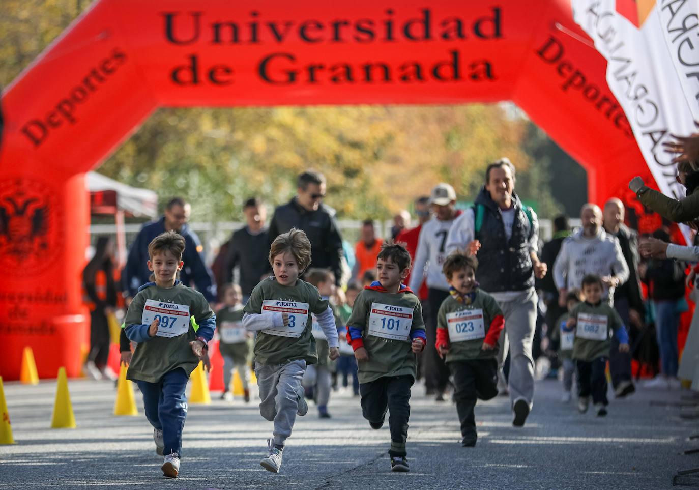 240 niños y niñas participan en la primera jornada de la sexta edición de la Carrera Universidad Ciudad de Granada