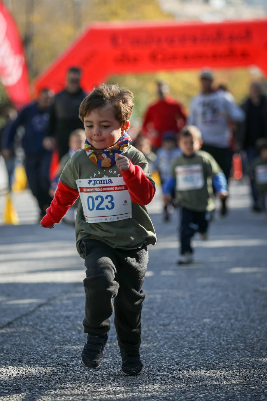 240 niños y niñas participan en la primera jornada de la sexta edición de la Carrera Universidad Ciudad de Granada