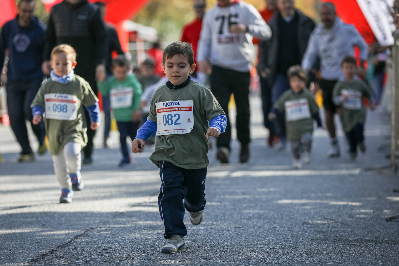 240 niños y niñas participan en la primera jornada de la sexta edición de la Carrera Universidad Ciudad de Granada