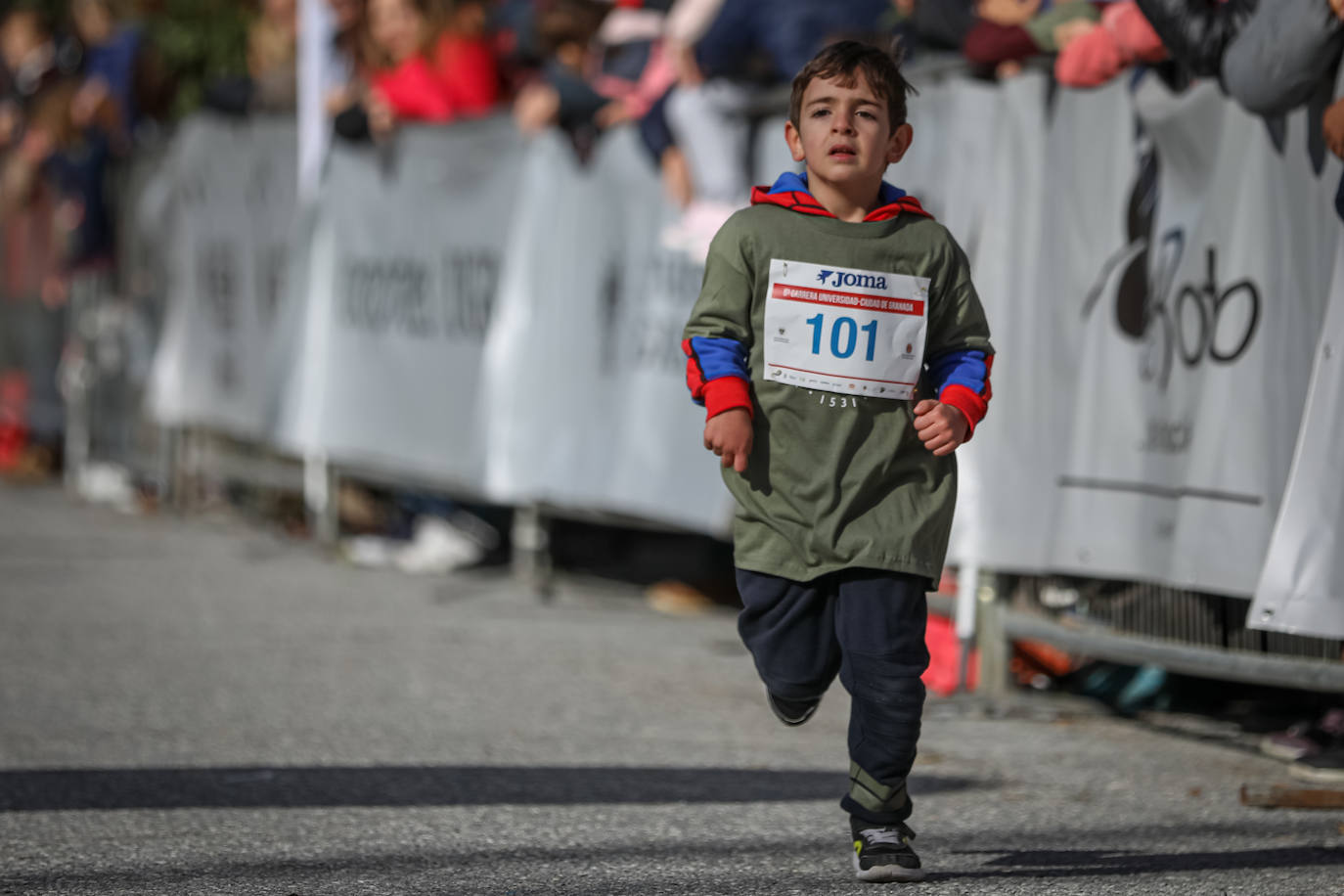 240 niños y niñas participan en la primera jornada de la sexta edición de la Carrera Universidad Ciudad de Granada