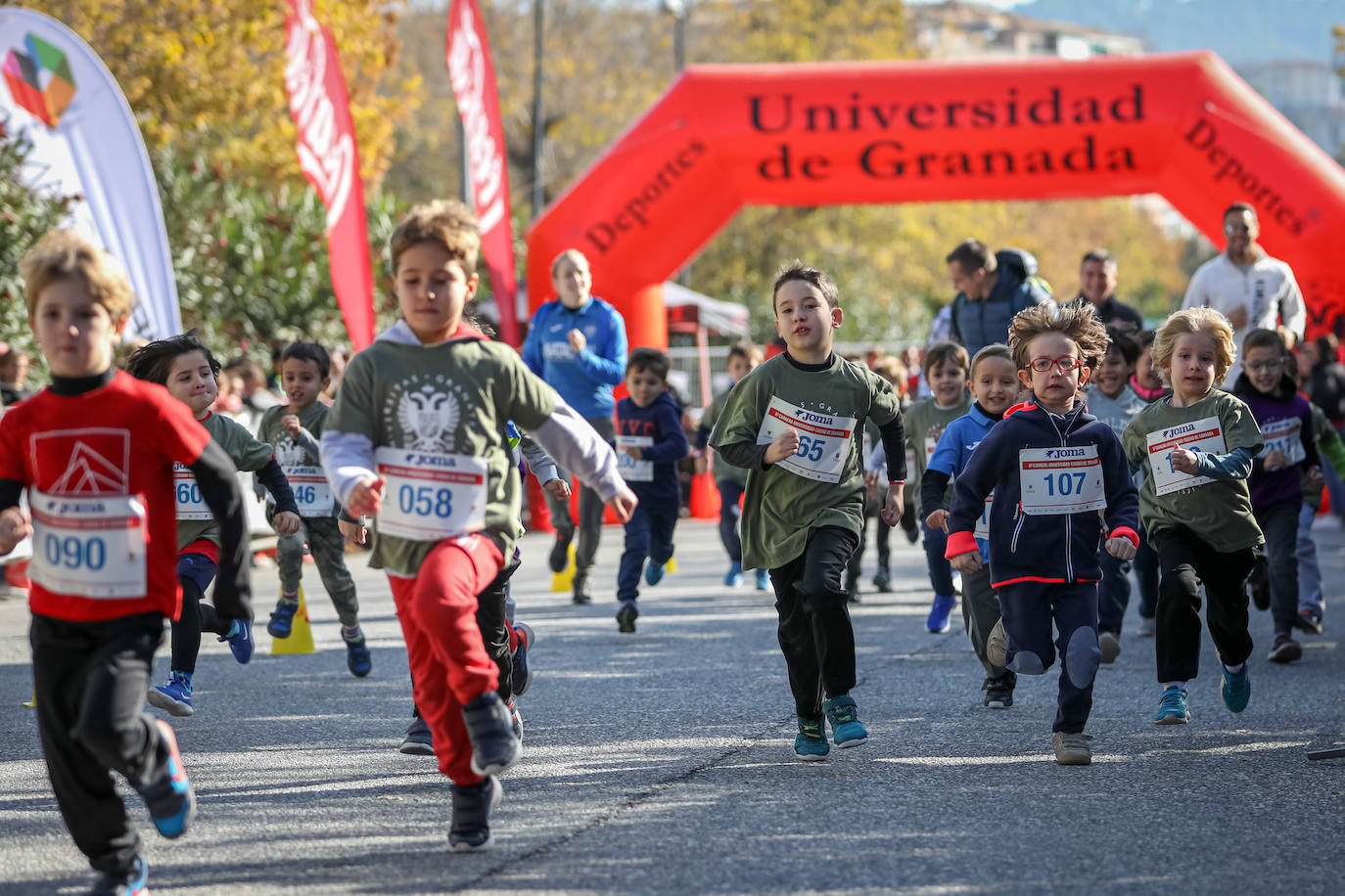 240 niños y niñas participan en la primera jornada de la sexta edición de la Carrera Universidad Ciudad de Granada