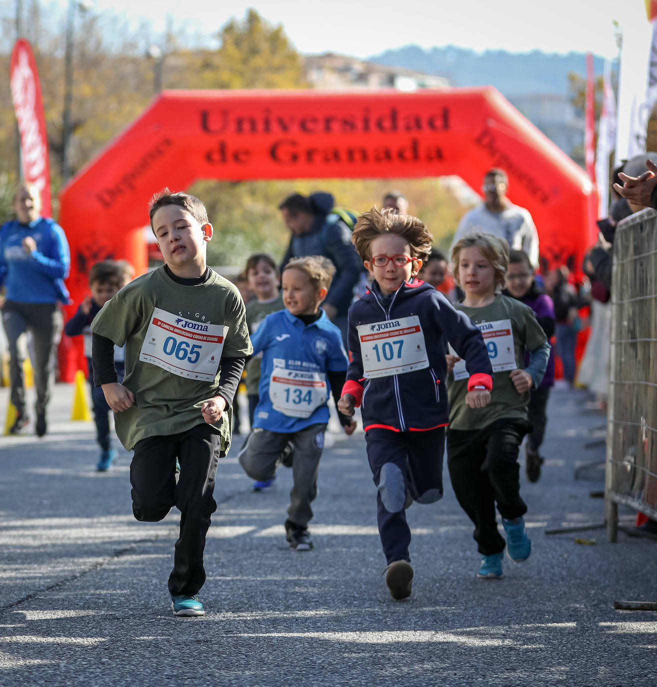 240 niños y niñas participan en la primera jornada de la sexta edición de la Carrera Universidad Ciudad de Granada