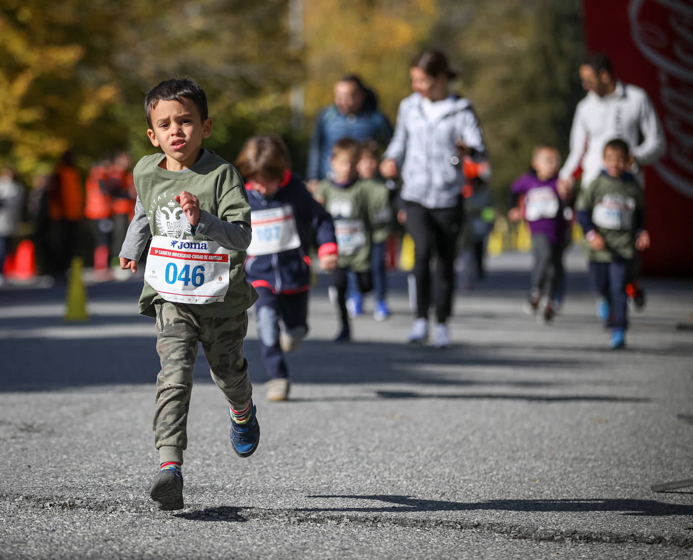 240 niños y niñas participan en la primera jornada de la sexta edición de la Carrera Universidad Ciudad de Granada