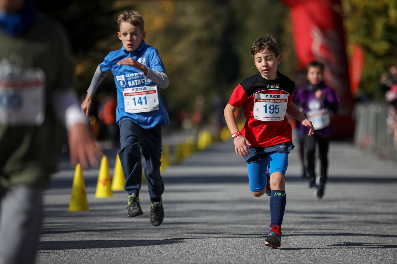 240 niños y niñas participan en la primera jornada de la sexta edición de la Carrera Universidad Ciudad de Granada