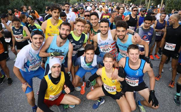 Imagen principal - Más de mil corredores desafían al frío en Granada