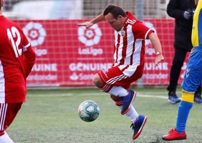 Imagen secundaria 1 - La Fundación UD Almería se exhibe en la Liga Genuine