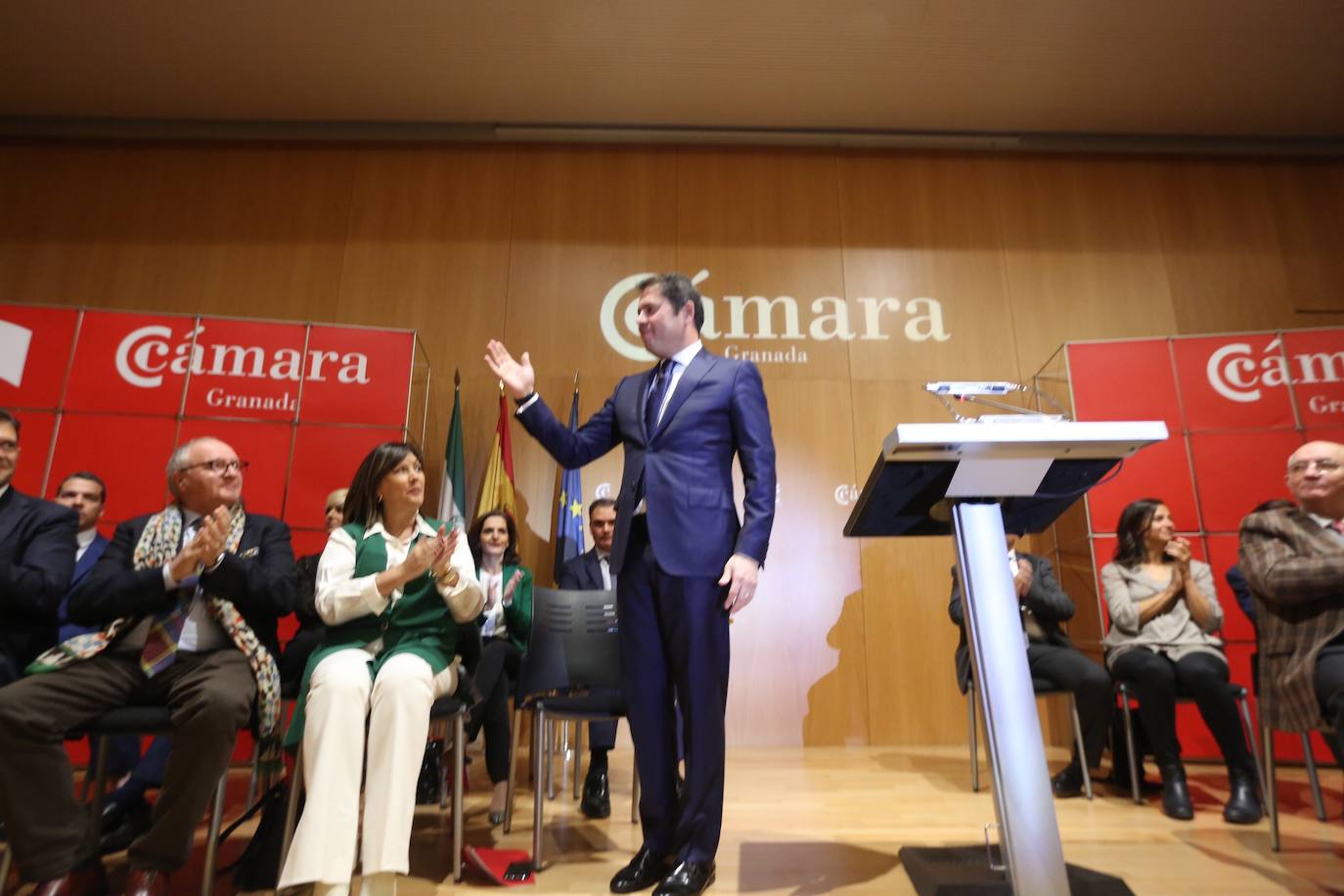 El presidente, arropado por el tejido empresarial granadino, ha reivindicado apoyo institucional para el acelerador de partículas como gran proyecto de futuro 