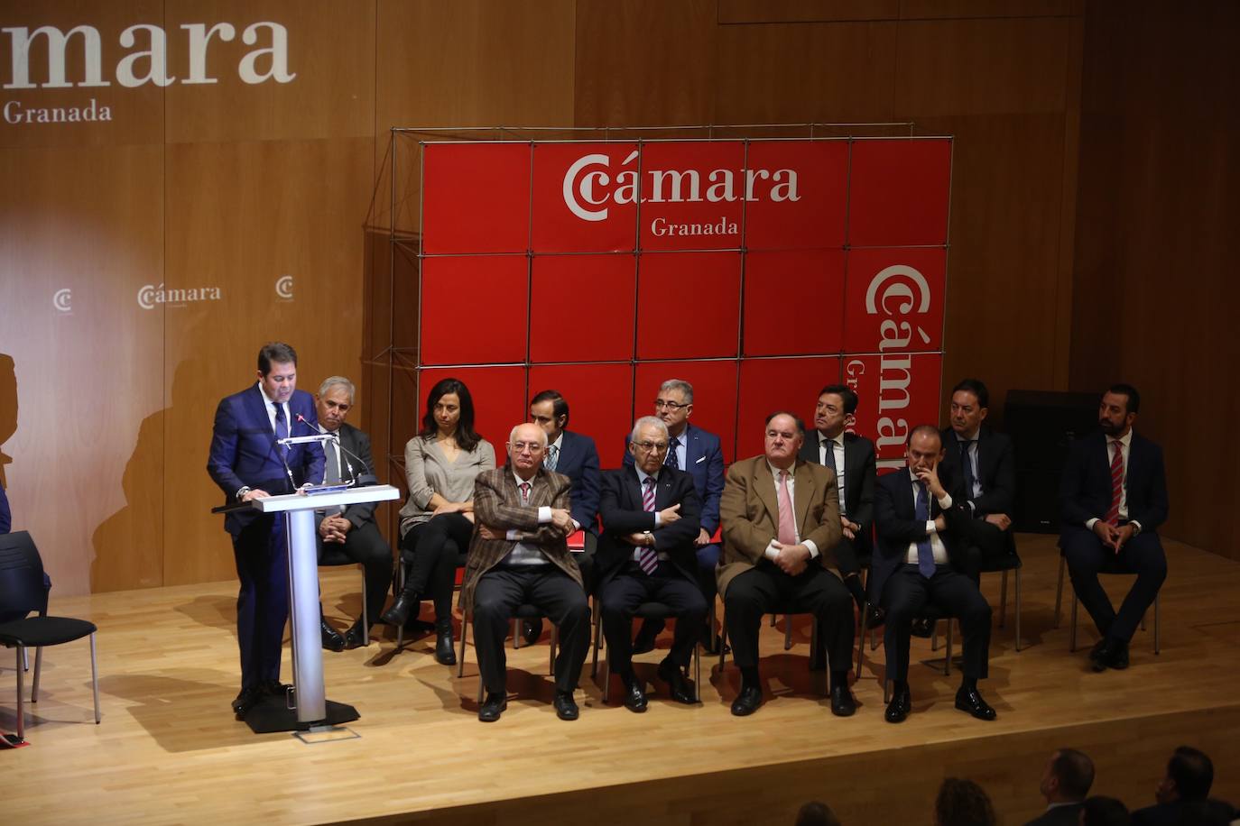 El presidente, arropado por el tejido empresarial granadino, ha reivindicado apoyo institucional para el acelerador de partículas como gran proyecto de futuro 