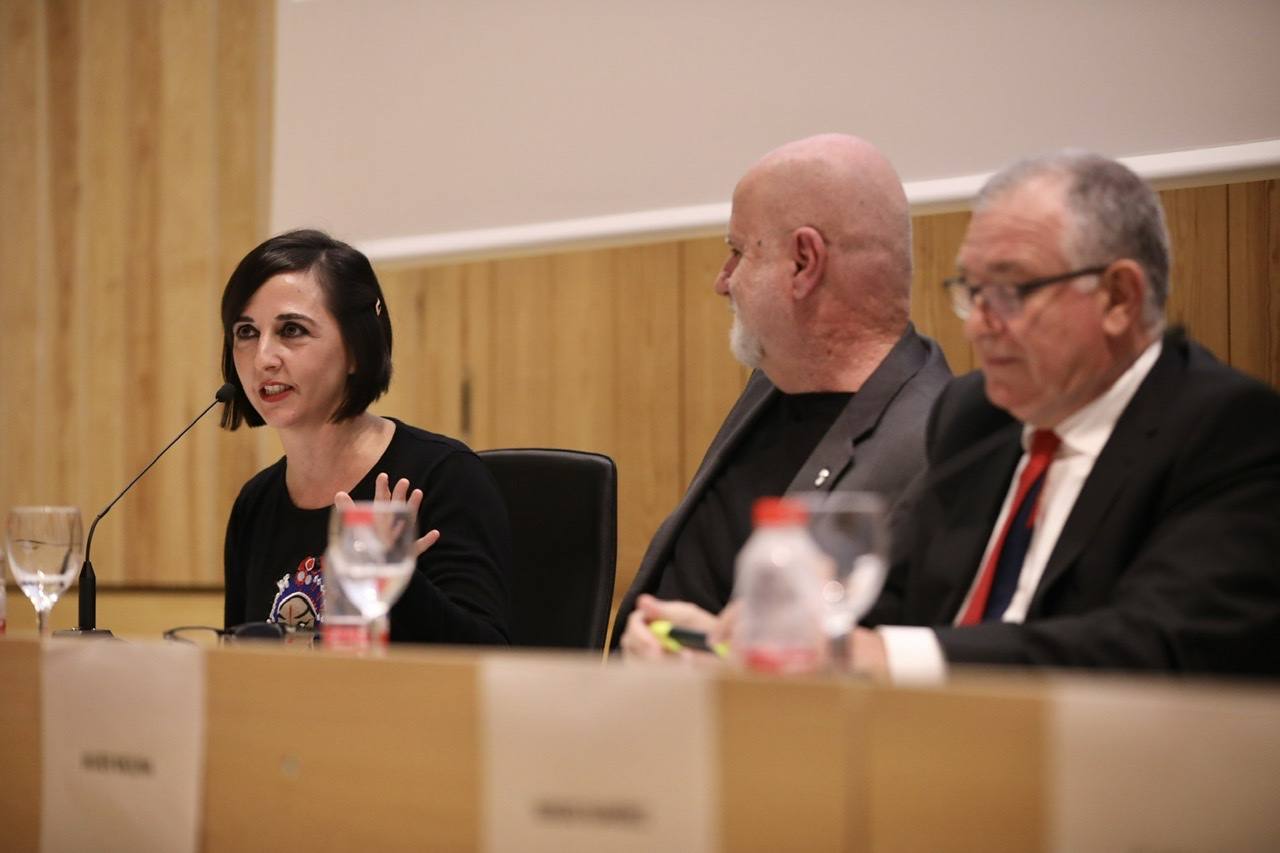 Así fue el acto en el Aula Magna de la Escuela de Arquitectura de la UGR 